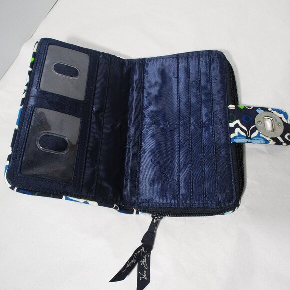 Like New Vera Bradley Turnlock Turn Lock Blue Paisley Ladies Credit Card Wallet - Picture 4 of 7